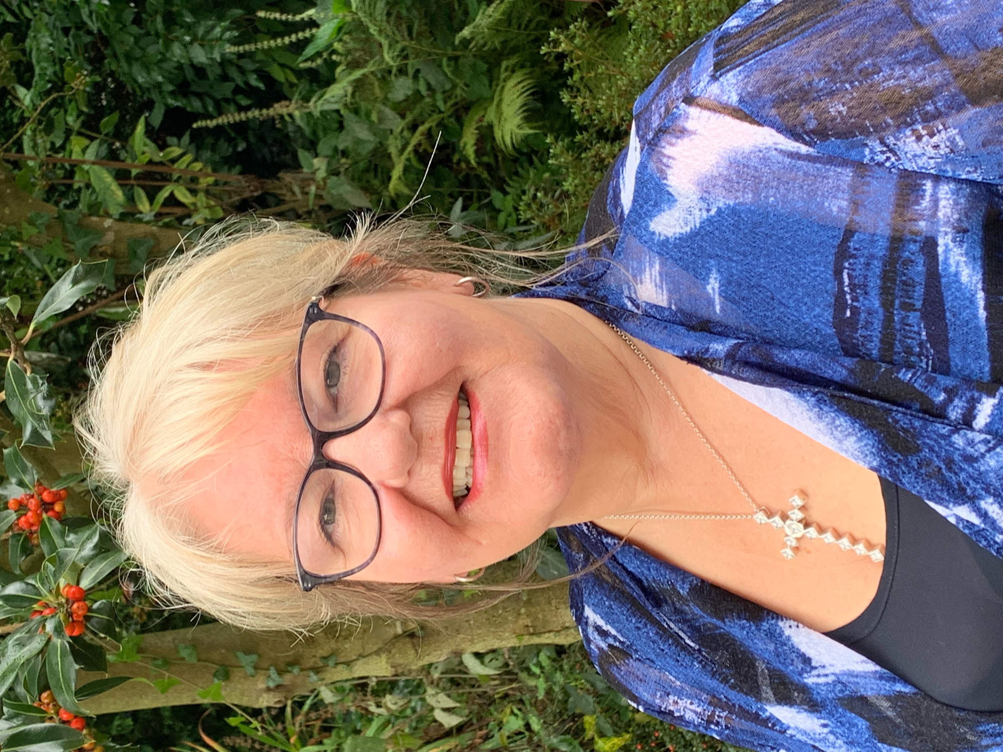 Lesley Cole